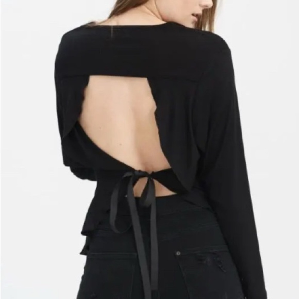 Chic Black Open-Back Yoga Top
